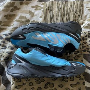 Yeezy Boost 700 MNVN Bright Cyan